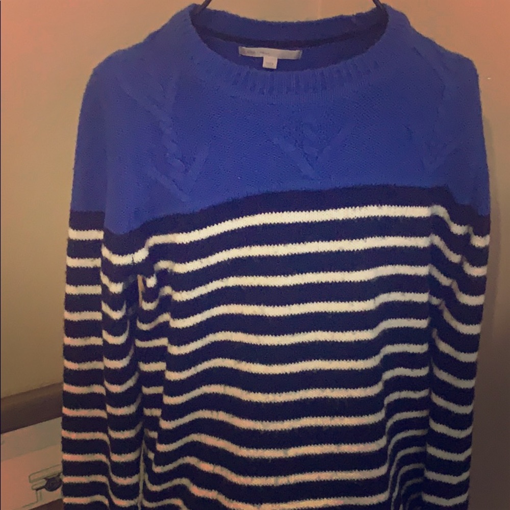GAP sweater